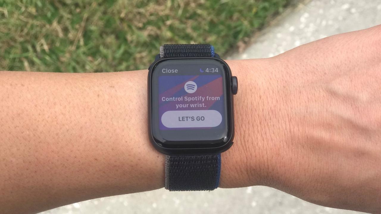 购买 Apple Watch SE (GPS);40 毫米星光色铝金属表壳;星光色运动型表带 - S/M - Apple (中国大陆) Apple watch se gps cellular 40mm